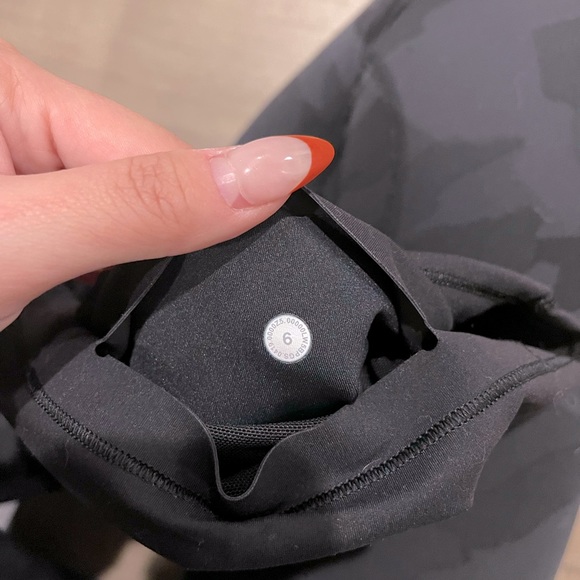 LULULEMON In Movement Tight 25” - Picture 4 of 6